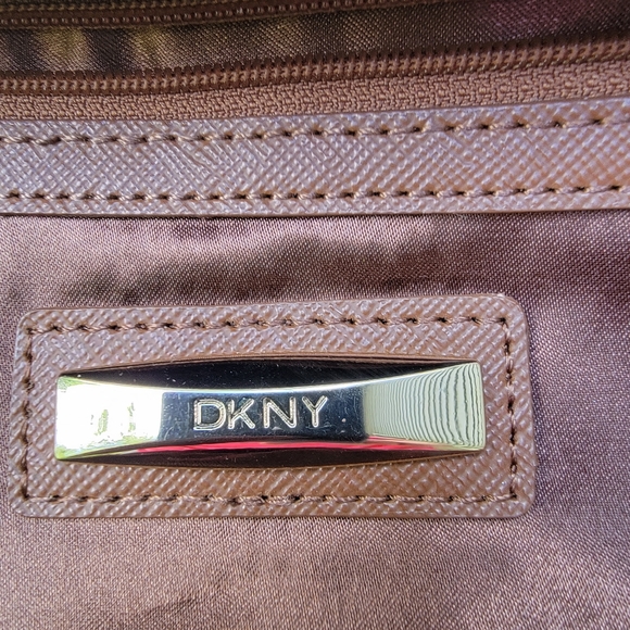 DKNY Stunning Python Shoulder Crossbody Python Print Gunuine Leather Handbag - Picture 13 of 16